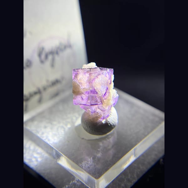 Purple stepped fluorite with muscovite from Yaogangxian — detail view