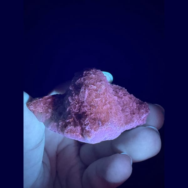 Large snowy sugary calcite with quartz from Fujian — detail view