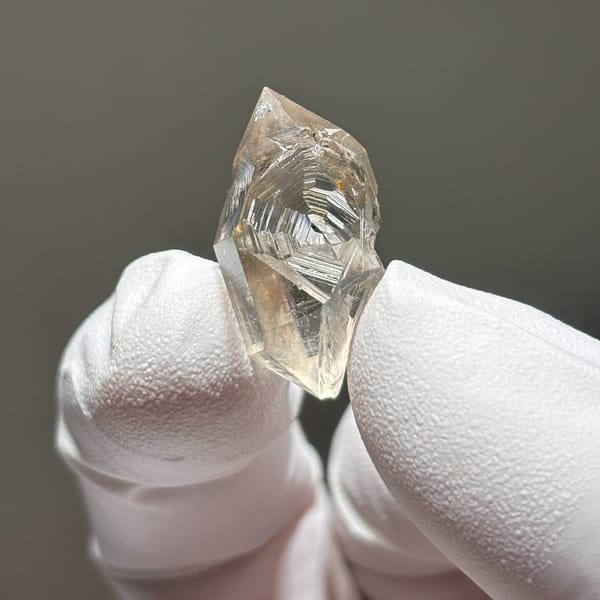 Fingerprint DT Quartz Yunnan 2.4 cm — complete view