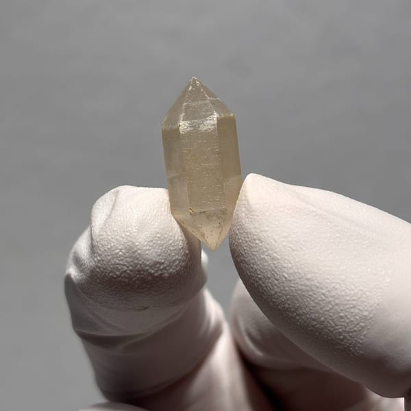 Dt quartz Yunnan 2.2 cm — complete view