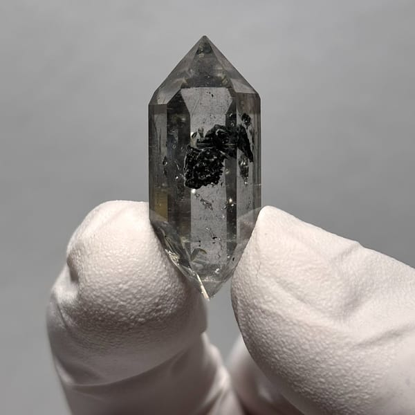 Dt quartz Yunnan 3.0 cm — complete view