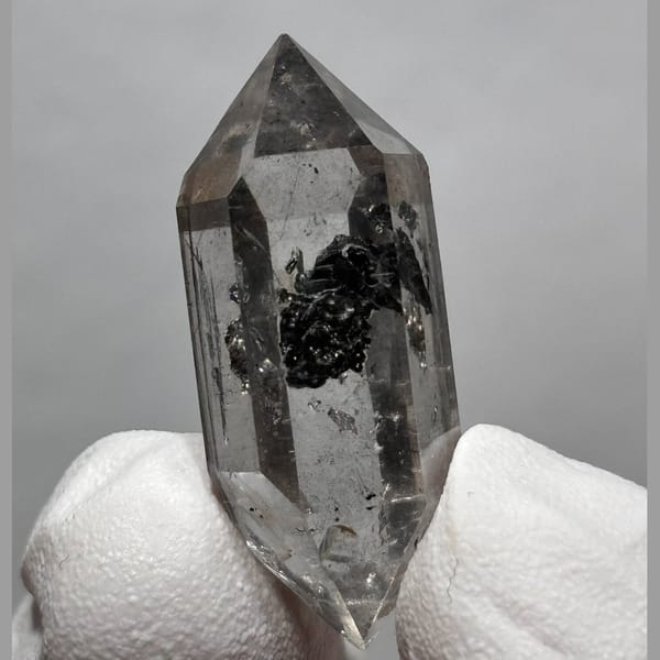 Dt quartz Yunnan 3.0 cm — alternate view