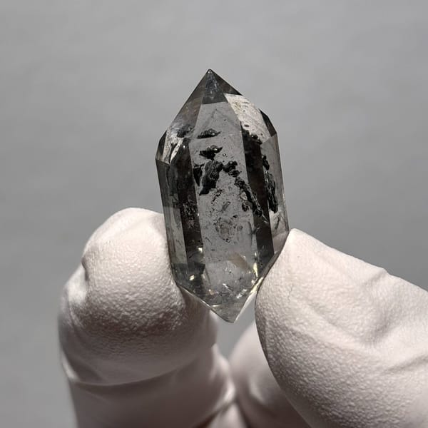 Dt quartz Yunnan 3.0 cm — detail view