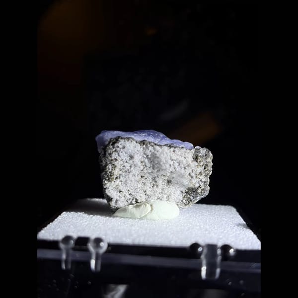 Jelly-blue fluorite on quartz from Xinyang — alternate view