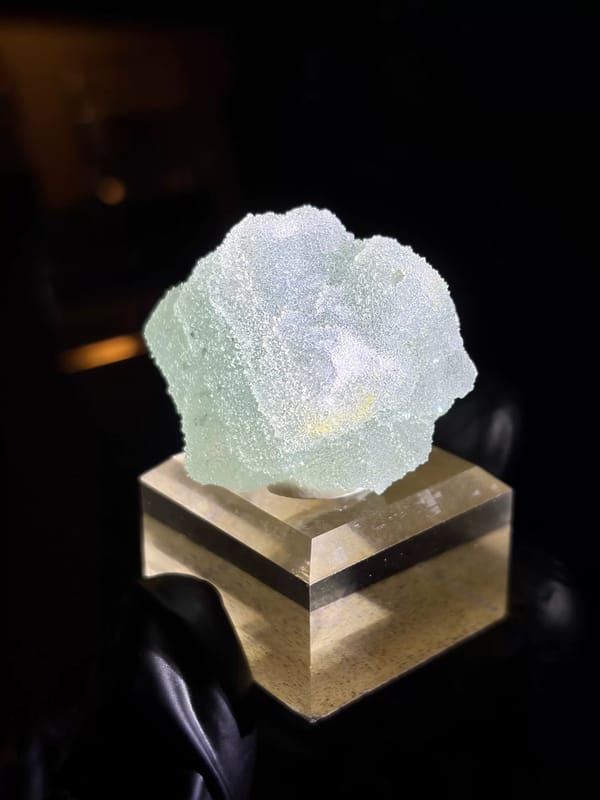Complete opposite face of the quartz-coated green fluorite
