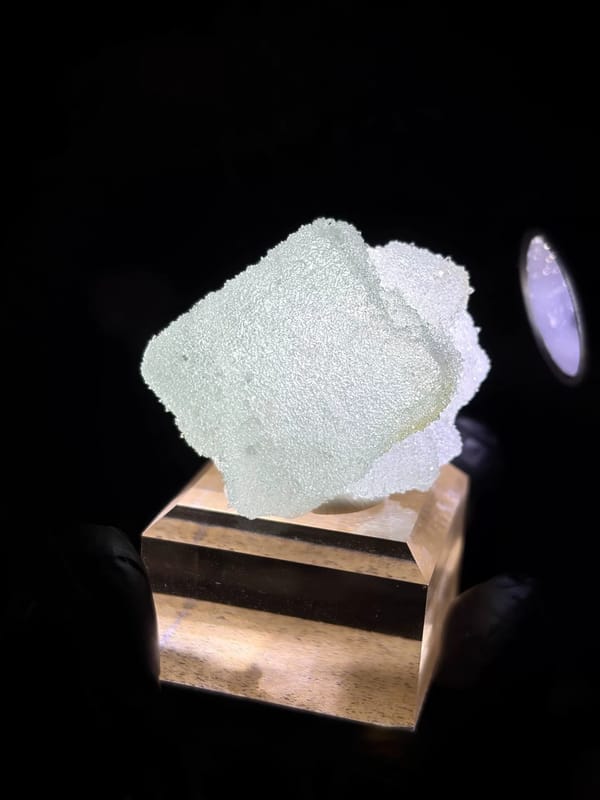 Complete broad reverse view of the exact fluorite specimen