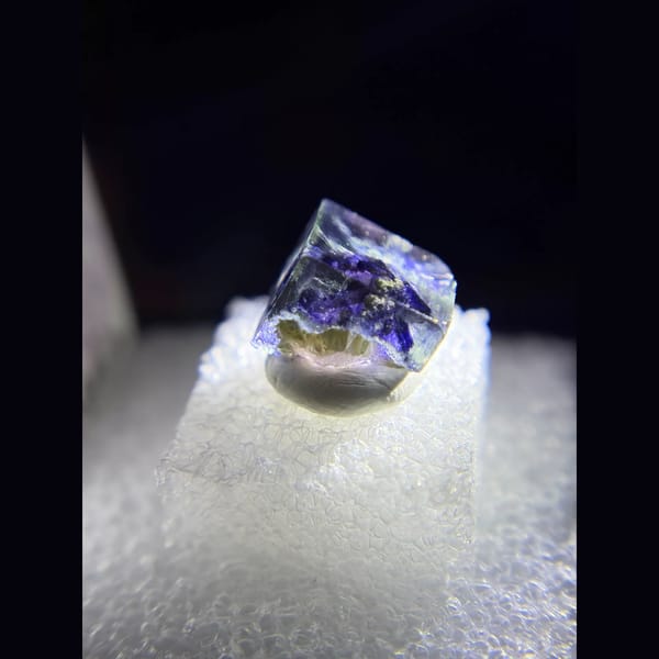 Cross-phantom fluorite single crystal from Inner Mongolia — alternate view