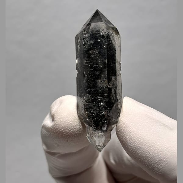 Flowing-Sand DT Quartz Yunnan 4.9 cm — complete view