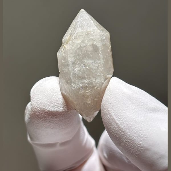 Sparkle Quartz Yunnan 3.6 cm — complete view