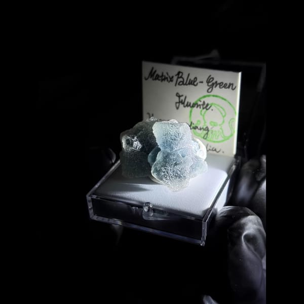 Etched octahedral blue-green fluorite from Huanggangliang — complete view