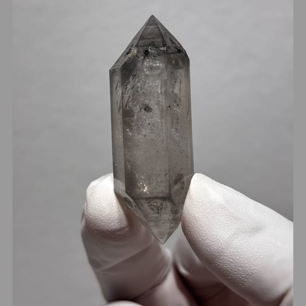 Enhydro Sketch DT Quartz Yunnan 5.4 cm — detail view
