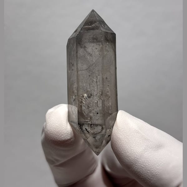 Enhydro Sketch DT Quartz Yunnan 5.4 cm — detail view
