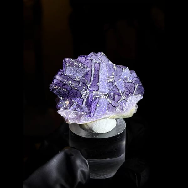 Purple-edged QR code fluorite from Guizhou — complete view