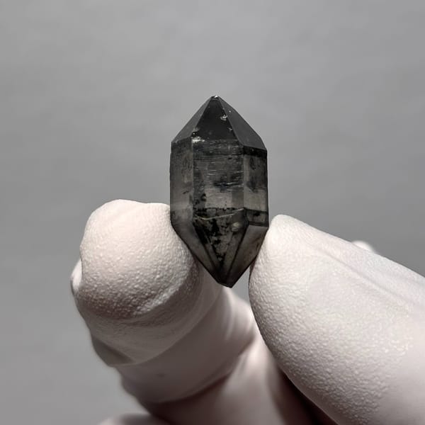 Capped Sand DT Quartz Yunnan 2.3 cm — detail view
