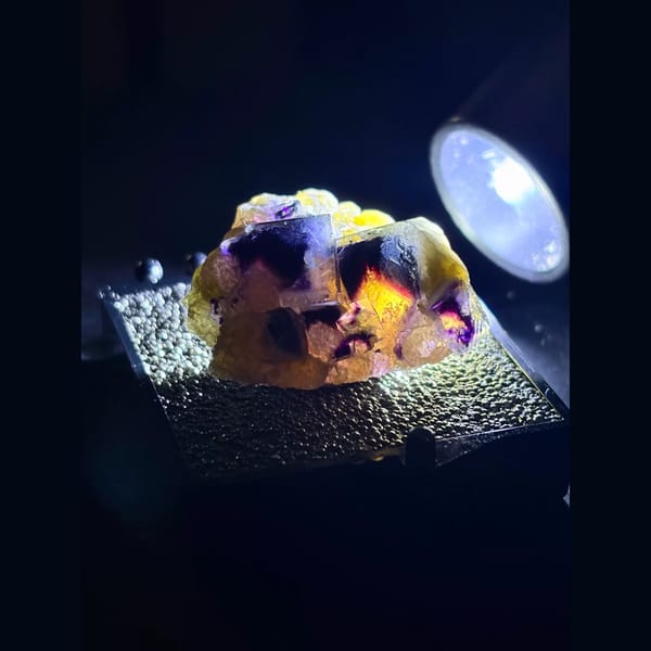 Phantom eye fluorite on matrix from Yindu — alternate view