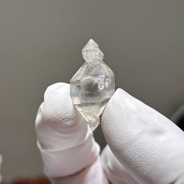 Candy-Tone DT Quartz Yunnan 2.8 cm — complete view