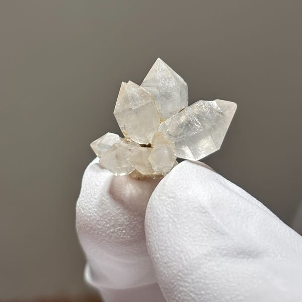 White Etched Sketch Quartz Yunnan 2.3 cm — complete view