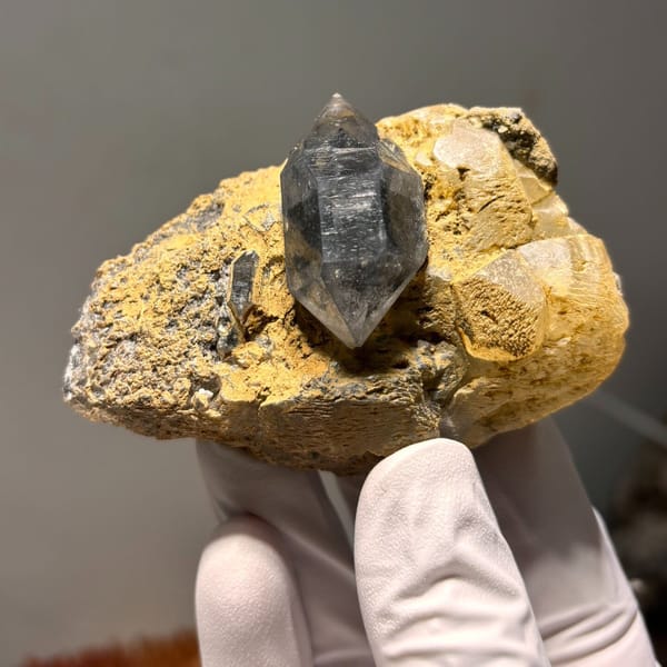 Sparkle Quartz with Calcite Yunnan 7.8 cm — complete view
