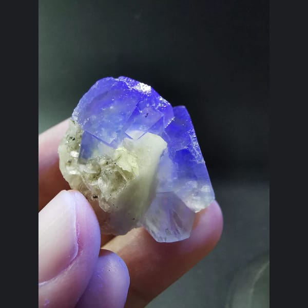 Apple-green fluorite on candle quartz — alternate view