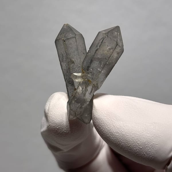 Flower-Tip Sketch DT Quartz Yunnan 3.5 cm — complete view