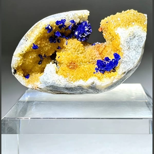 Azurite in Golden Quartz Geode 2.5 cm — alternate view