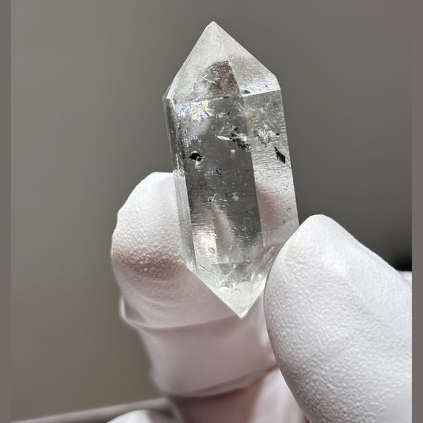 Flowing-Sand DT Quartz Yunnan 3.6 cm — complete view