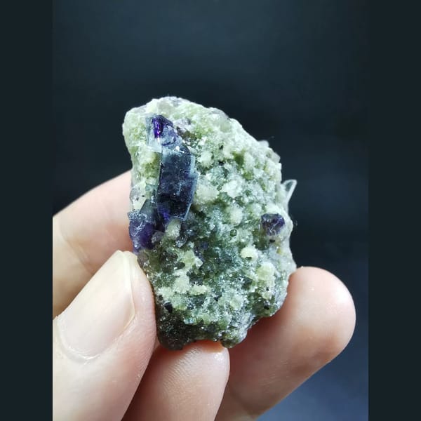 Purple fluorite with mica and quartz from Yindu — alternate view