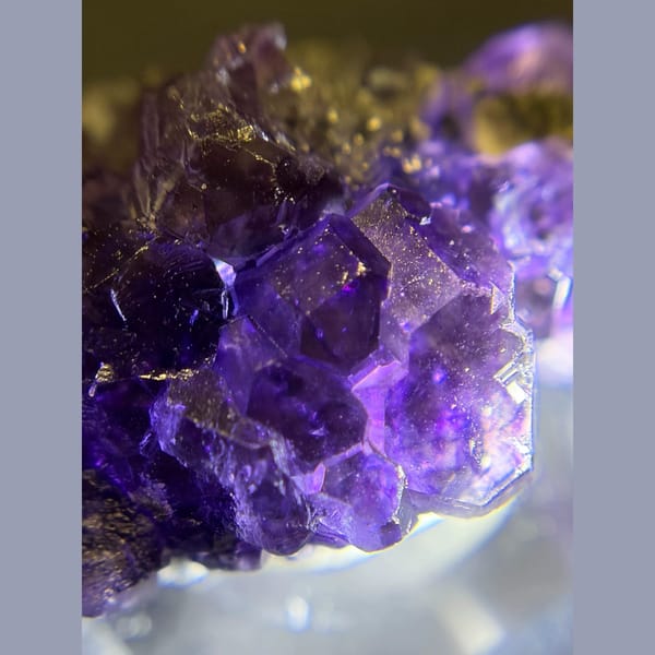 Old-stock tanzanite purple fluorite from Fujian — detail view