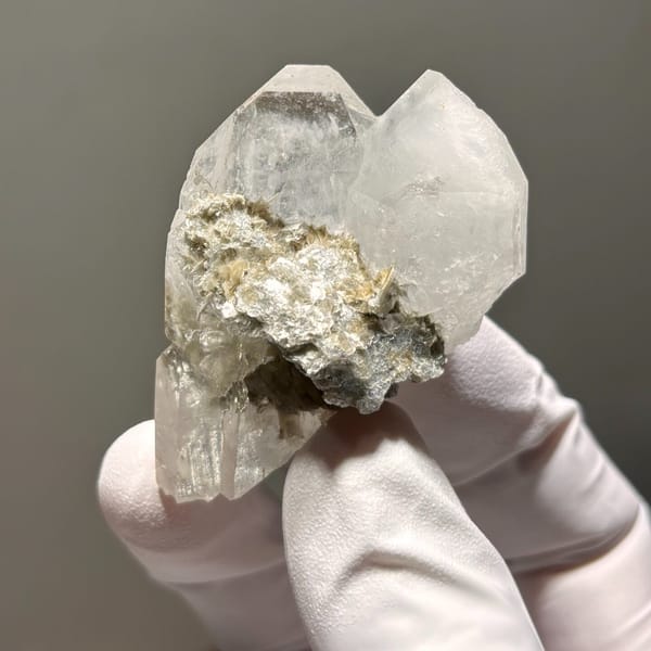 Quartz with Mica Xuebaoding 5.1 cm — alternate view
