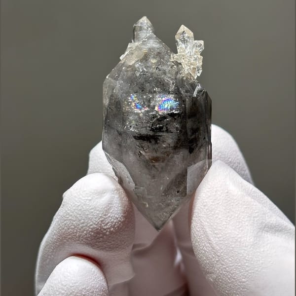 Sparkle Quartz Point Yunnan 3.9 cm — complete view