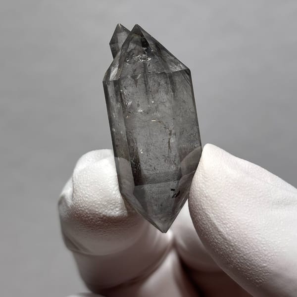 Dt quartz Yunnan 3.8 cm — complete view