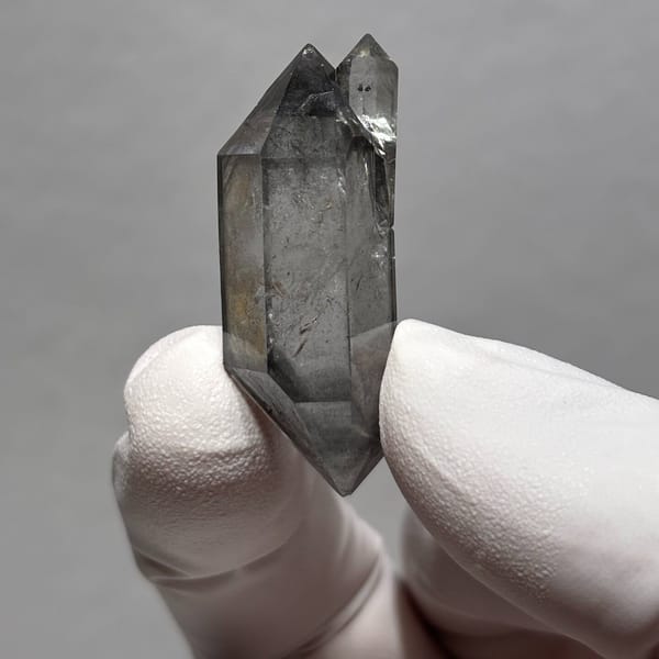 Dt quartz Yunnan 3.8 cm — alternate view