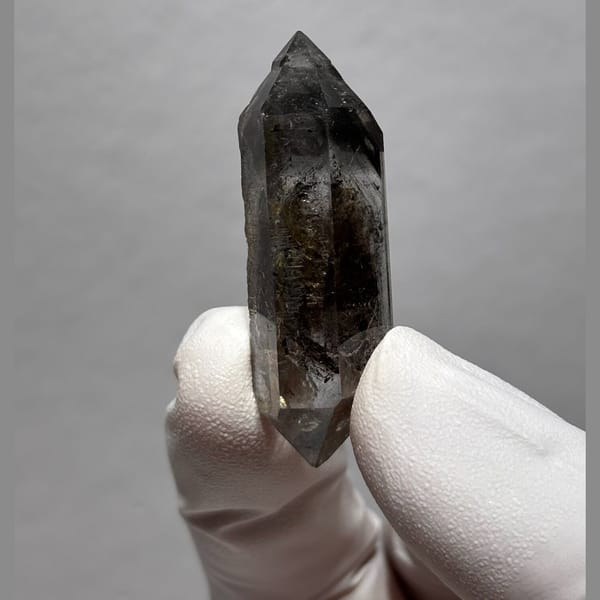 Flowing-Sand DT Quartz Yunnan 4.4 cm — detail view