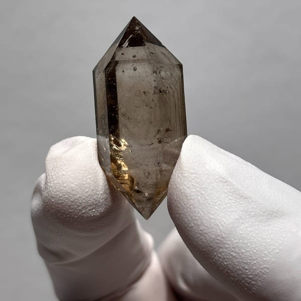 Enhydro Tea-Tone DT Quartz Yunnan 3.5 cm — detail view