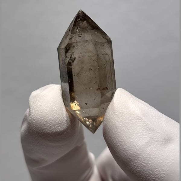 Enhydro Tea-Tone DT Quartz Yunnan 3.5 cm — detail view