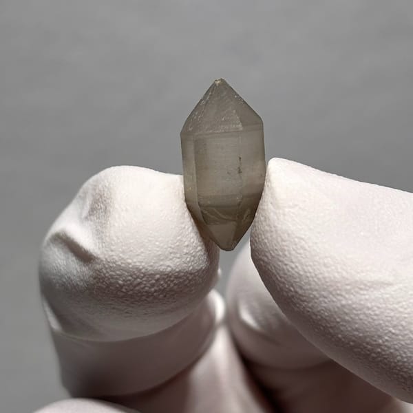 Capped DT Quartz Yunnan 1.8 cm — complete view