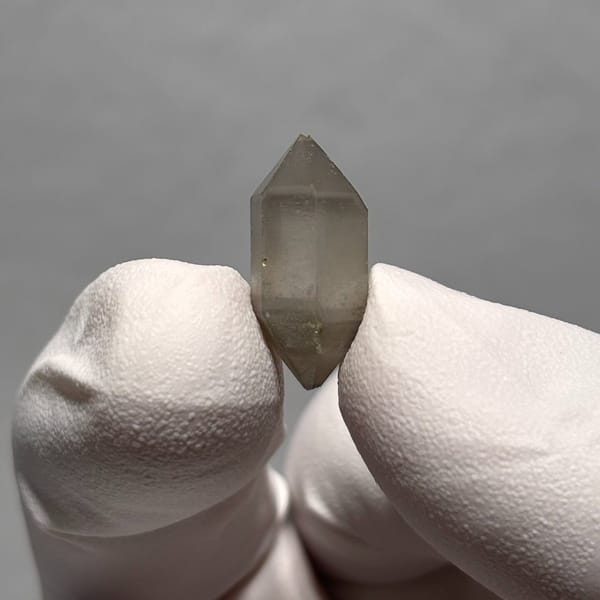 Capped DT Quartz Yunnan 1.8 cm — alternate view