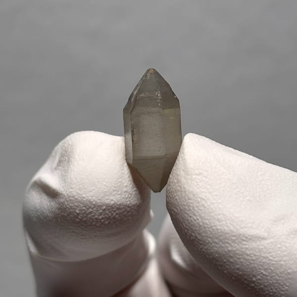 Capped DT Quartz Yunnan 1.8 cm — alternate view