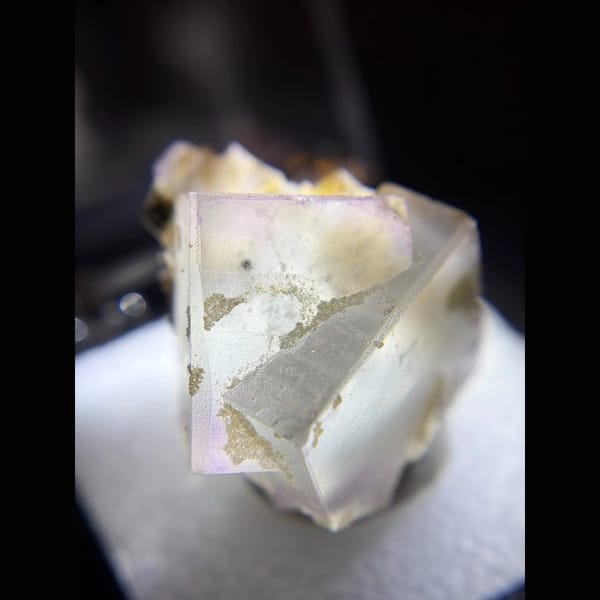 Porcelain fluorite with fine purple rim from Yaogangxian — detail view