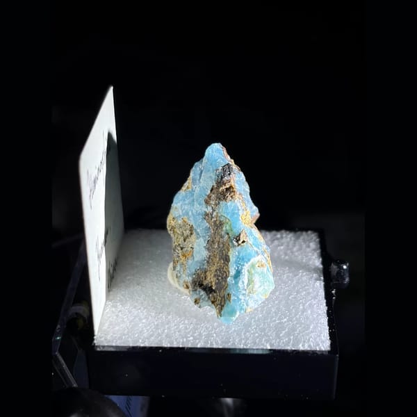 Ice-blue hemimorphite from Yunnan — alternate view