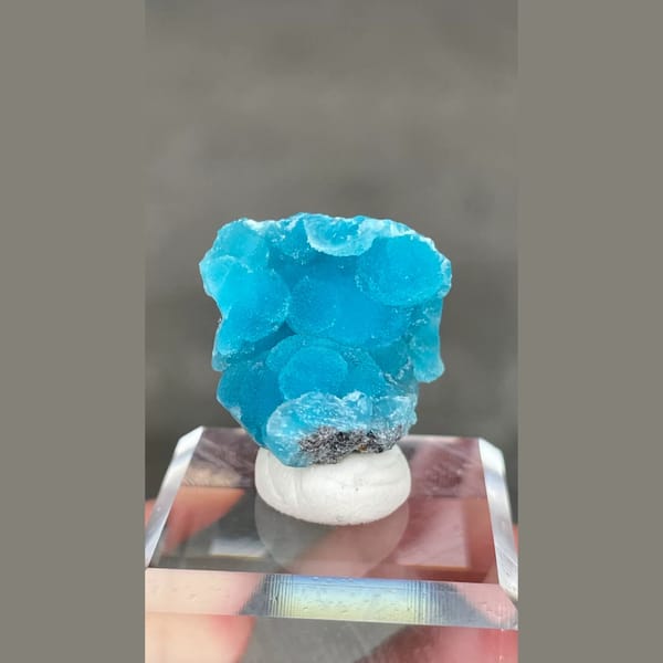 Velvety blue ball hemimorphite from Guangdong — detail view