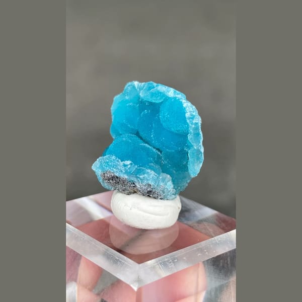 Velvety blue ball hemimorphite from Guangdong — detail view
