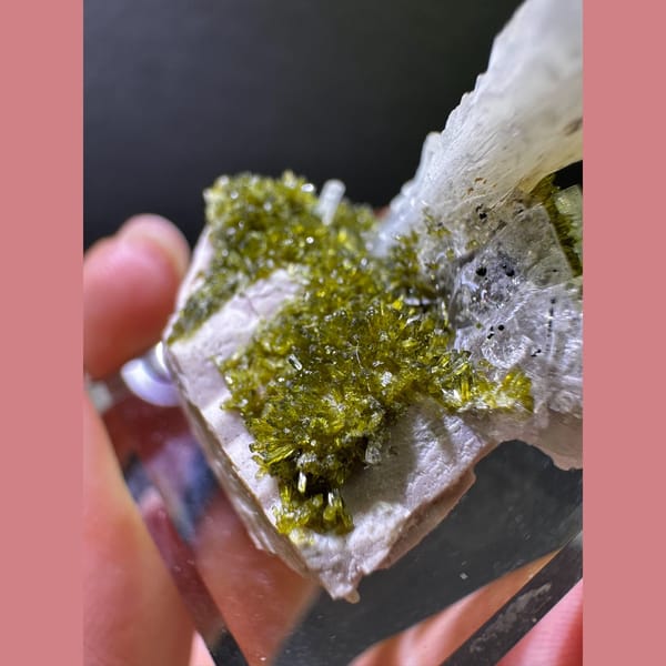 White zeolite crystal over green epidote from Fujian — alternate view
