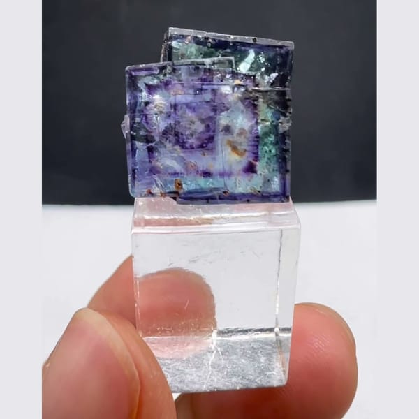 Bicolor Phantom Fluorite Yaogangxian 1.5 cm — detail view