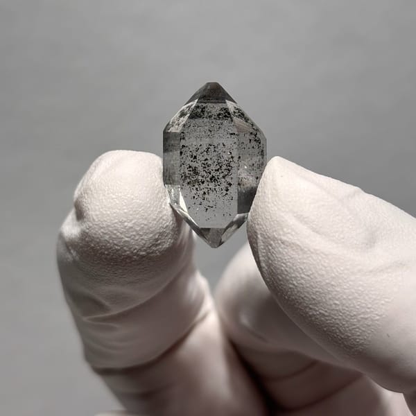 Dt quartz Yunnan 2.1 cm — complete view