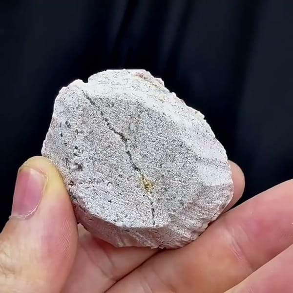 Complete flat reverse of the Yunxiao fluorite specimen