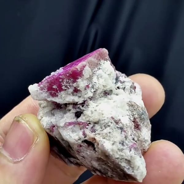 Complete reverse-bearing view of the exact cobaltoan calcite specimen