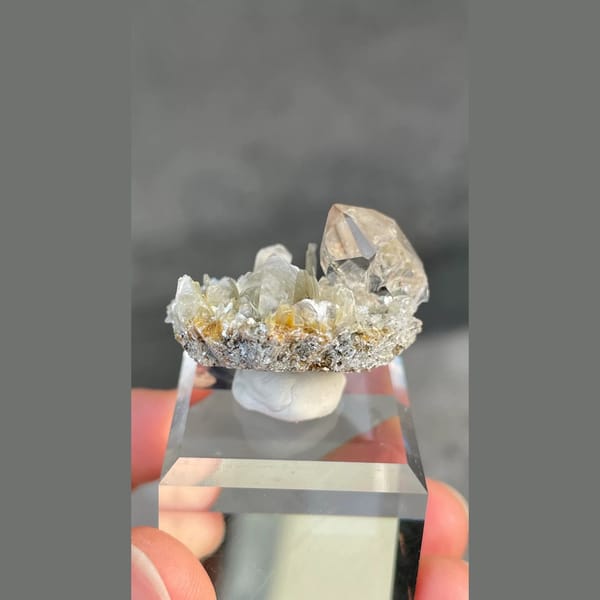 High-clarity quartz with muscovite from Xuebaoding — detail view