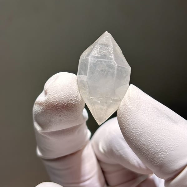 White etched dt Yunnan 3.3 cm — detail view