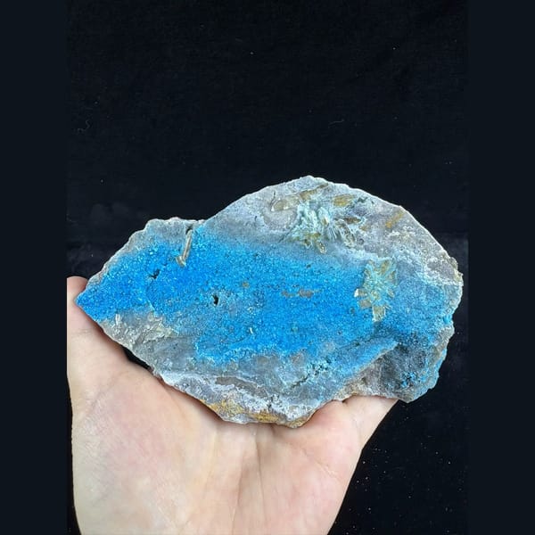 Large fluorescent blue gibbsite and allophane plate from Qinglong — complete view